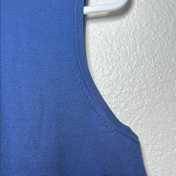 Chico's Silk Blend Sleeveless Blue Turtleneck Top 2 - Picture 4 of 8